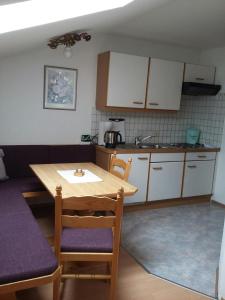 A kitchen or kitchenette at Haus Pinnistor