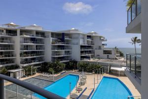 Billede fra billedgalleriet på Luxury 2 Bedroom Apartment Beach Views Pool i Urangan