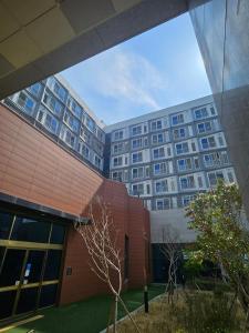 Το κτήριο όπου στεγάζεται  το διαμέρισμα