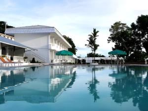 Πισίνα στο ή κοντά στο Toba Beach Hotel