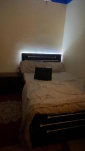 Postel nebo postele na pokoji v ubytování Sweet Inn