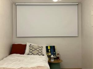 Postel nebo postele na pokoji v ubytování Yonsan Stay Near Yongsan Station line 1 Ichon station National Museum