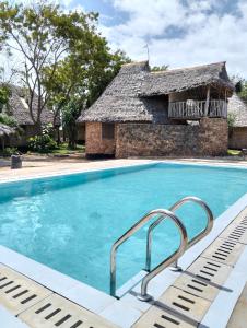 Πισίνα στο ή κοντά στο Kikambala eco villas