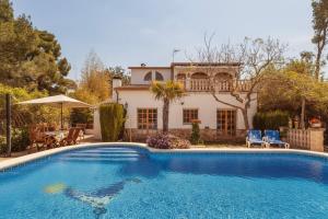 Φωτογραφία από το άλμπουμ του Secluded Rural Villa - Pool, BBQ & Nature σε Bellvei del Penedes