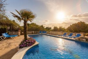 Φωτογραφία από το άλμπουμ του Secluded Rural Villa - Pool, BBQ & Nature σε Bellvei del Penedes