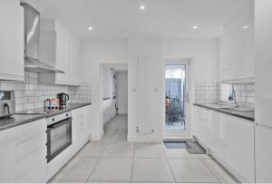 Gallery image of No 12 Stanwell in Stanwell