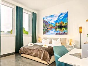 ニュルンベルクにあるScandi Loft für bis zu 12, Whirlpool, Sauna, Gaming, Nordstadtの大きな絵画が壁に描かれたベッドルーム