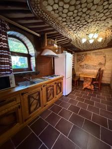 Dapur atau dapur kecil di Обійми гір +34 gambar