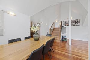 Fotografie z fotogalerie ubytování Jarrah Lodge - Sleeps 10 - Merrijig v destinaci Merrijig