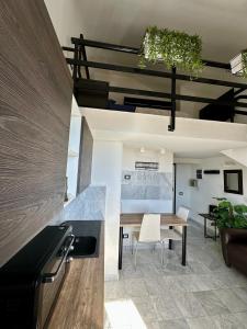 Kuchyň nebo kuchyňský kout v ubytování Marble apartment