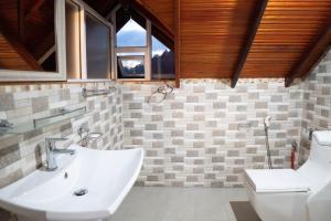 Ένα μπάνιο στο Relax Villa +31 φωτογραφίες