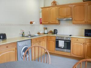 Kuchyň nebo kuchyňský kout v ubytování Courtyard View + 4 fotografie