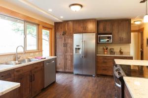 Η κουζίνα ή μικρή κουζίνα στο Hood View 30 Day Minimum