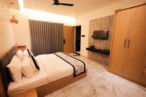 Gallery image of Lotus Luxury Resort in Jāmb