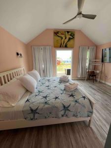 Ένα ή περισσότερα κρεβάτια σε δωμάτιο στο Odessa