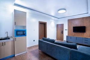 TV a/nebo společenská místnost v ubytování Dilic Apartment + 14 fotografií