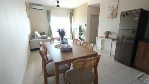 Televisyen dan/atau pusat hiburan di D2303 Alanis Blessed Home Near KUL Airport