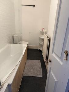 Ванная комната в 5 Brunswick - room 04