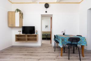 Μια τηλεόραση ή/και κέντρο ψυχαγωγίας στο AltoRione