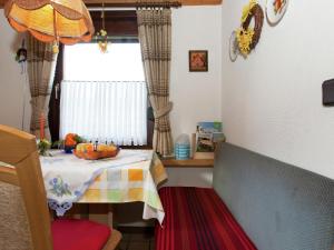 Ruang duduk di Ferienhaus am Hennesee mit Terrasse