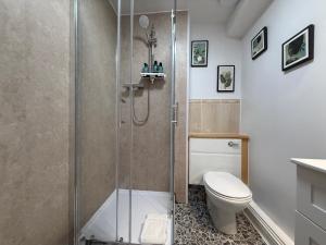 Koupelna v ubytování The Shore Edinburgh 2 Bedroom Apartment + 14 fotografií