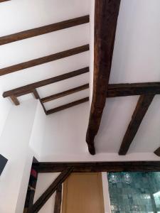 OrozkoにあるArandi Baserriaの梁出し天井の部屋