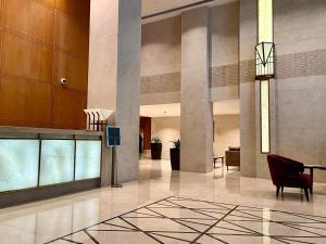 El lobby o recepción de Elegant Studio in heart of downtown 27 fotos más