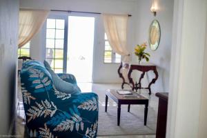 Ruang duduk di ZenBreak Castles in Paradise 2bd Apt C3