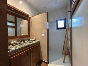 Imagine din galeria proprietății La Villa, Maison d'Hôtes în Ngaring