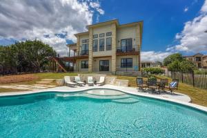 La alberca dentro o cerca de Luxury Lakeview Home w/ Pool & Beach Access! - Not Active