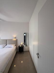 Giường trong phòng chung tại סוויטת אירוח צופה לגלבוע