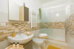 Koupelna v ubytování Loft moderno con terrazzo e self check-in 24h a 5 Min dalla Metro C