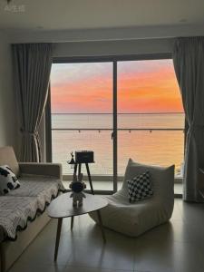 Ruang duduk di The Sóng Apartment Vũng Tàu - Seaview House Infinity Pool