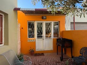 El edificio en el que está la casa de huéspedes 11 fotos más