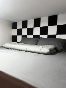 Postel nebo postele na pokoji v ubytování Unisuites Kampar Studio 5 min to UTAR TARC -3pax , 1 CP + 19 fotografií