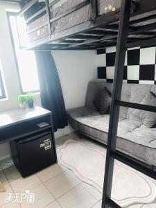 Postel nebo postele na pokoji v ubytování Unisuites Kampar Studio 5 min to UTAR TARC -3pax , 1 CP