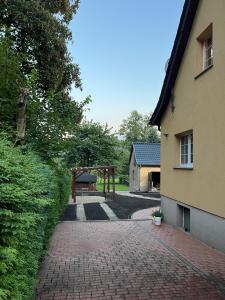 Το κτήριο όπου στεγάζεται  το διαμέρισμα