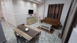 Μια τηλεόραση ή/και κέντρο ψυχαγωγίας στο Angela apartments 01