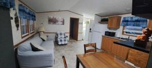 Η κουζίνα ή μικρή κουζίνα στο Kat's Get Away Cabin