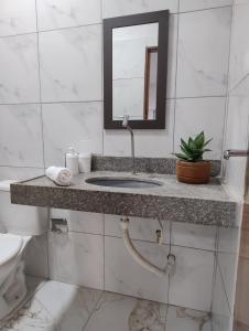 Bilik mandi di Casa Dona Joana