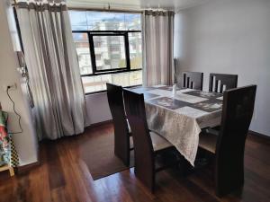 Fotografie z fotogalerie ubytování Departamento en zona residencial cerca del centro v destinaci Ambato + 4 fotografie