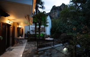 Κήπος έξω από το ABI's Shelter