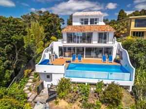 Kolam renang di atau dekat dengan Seabreeze Sanctuary - Paihia Holiday Home
