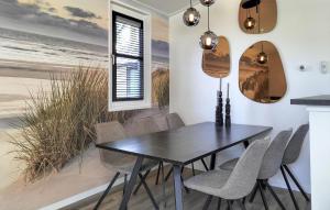 Gambar di galeri bagi Nice Home In Voorthuizen With Heated Swimming Pool di Batoʼs Erf
