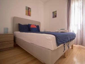 Postel nebo postele na pokoji v ubytování Four Bedroom Holiday Home with Pool