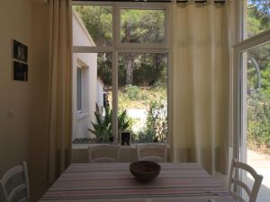 Fotografie z fotogalerie ubytování Four Bedroom Holiday Home with Pool v destinaci Podstražje