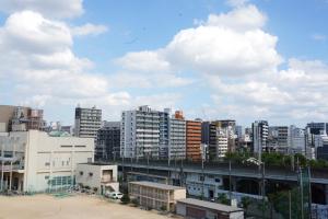 Γενική άποψη της πόλης Οσάκα ή θέα της πόλης από  αυτό το διαμέρισμα