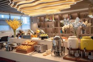 Makanan di atau berdekatan hotel
