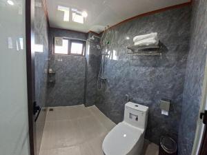 Koupelna v ubytování Vista Tam Coc Hotel + 19 fotografií