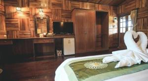 TV a/nebo společenská místnost v ubytování Baan Baitan Resort